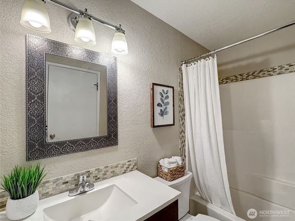 1814 Monterey Avenue NE, Renton WA 98056