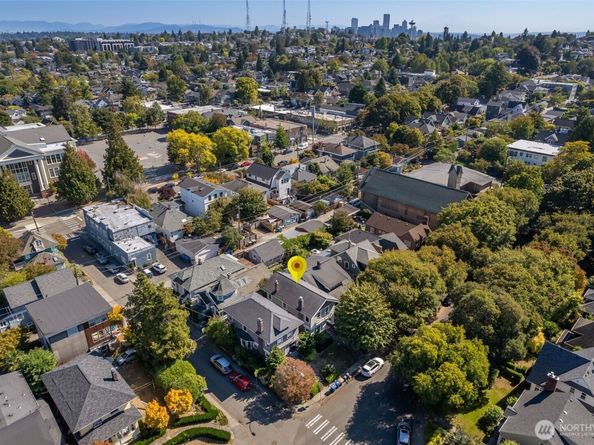 2430 8th Avenue W, Seattle WA 98119