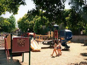 2430 8th Avenue W, Seattle WA 98119