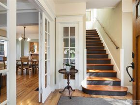 2430 8th Avenue W, Seattle WA 98119