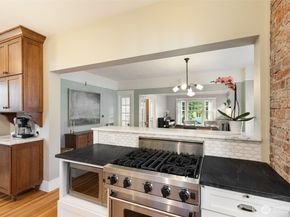 2430 8th Avenue W, Seattle WA 98119