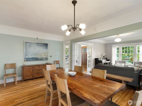 2430 8th Avenue W, Seattle WA 98119