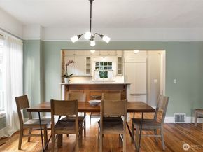 2430 8th Avenue W, Seattle WA 98119