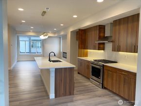 6722 NE 187th Street 104, Kenmore WA 98028
