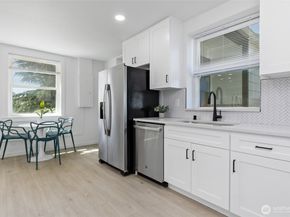 9237 36th Avenue S A, Seattle WA 98118