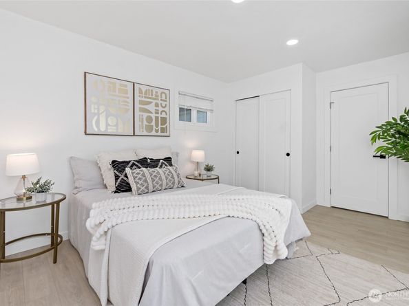9237 36th Avenue S A, Seattle WA 98118