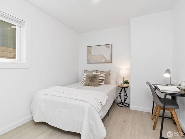 9237 36th Avenue S A, Seattle WA 98118