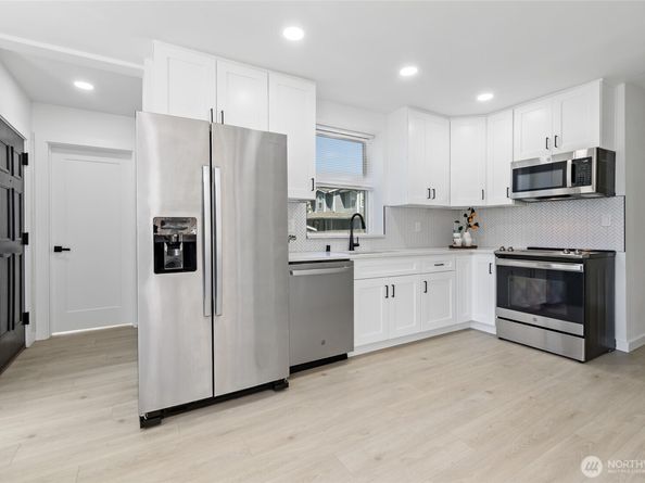 9237 36th Avenue S A, Seattle WA 98118