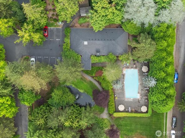 10018 NE 127th Place B109, Kirkland WA 98034