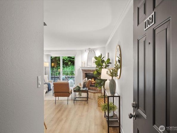 10018 NE 127th Place B109, Kirkland WA 98034