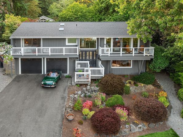 12079 Sunrise Drive NE, Bainbridge Island WA 98110
