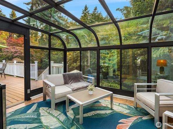 12079 Sunrise Drive NE, Bainbridge Island WA 98110