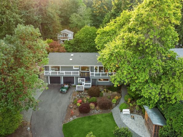 12079 Sunrise Drive NE, Bainbridge Island WA 98110