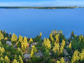 12079 Sunrise Drive NE, Bainbridge Island WA 98110
