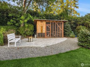 12079 Sunrise Drive NE, Bainbridge Island WA 98110