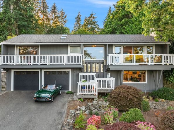 12079 Sunrise Drive NE, Bainbridge Island WA 98110
