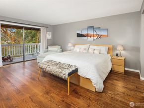 12079 Sunrise Drive NE, Bainbridge Island WA 98110