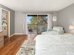 12079 Sunrise Drive NE, Bainbridge Island WA 98110