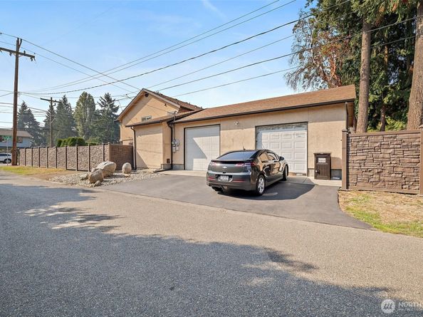 128 NE 125th Street, Seattle WA 98125