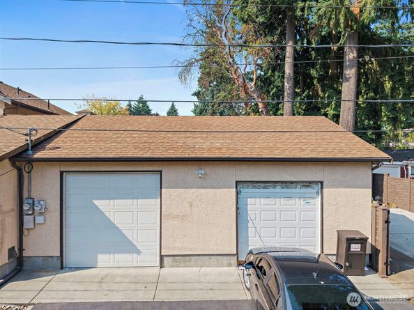 128 NE 125th Street, Seattle WA 98125