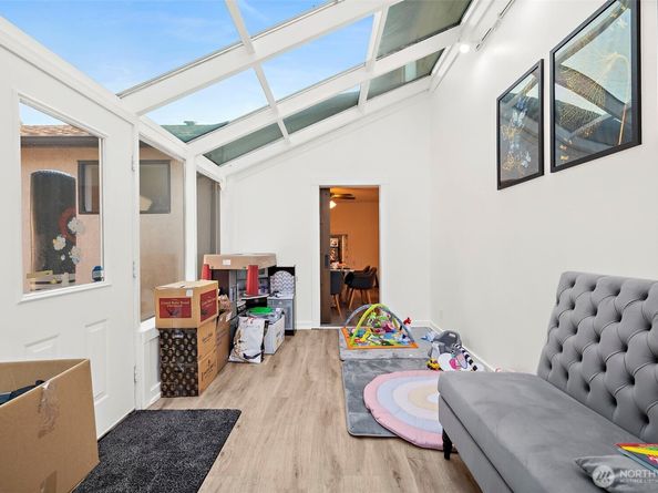 128 NE 125th Street, Seattle WA 98125