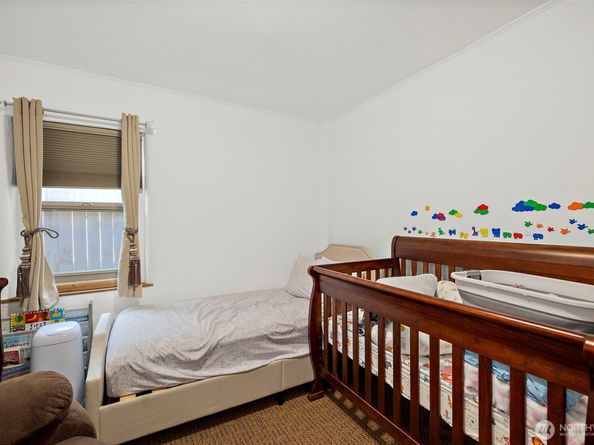 128 NE 125th Street, Seattle WA 98125