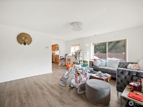 128 NE 125th Street, Seattle WA 98125
