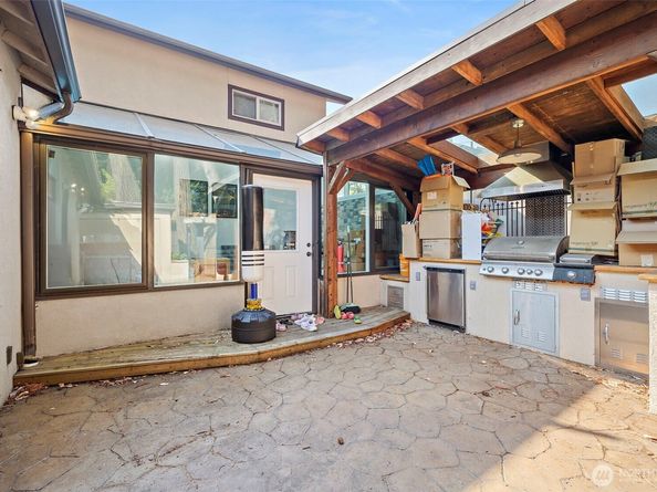128 NE 125th Street, Seattle WA 98125