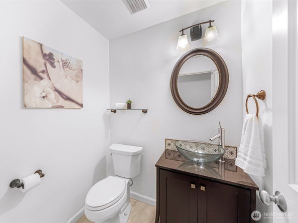 319 196th Place SW 102, Lynnwood WA 98036