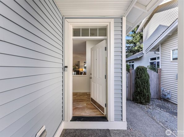 319 196th Place SW 102, Lynnwood WA 98036