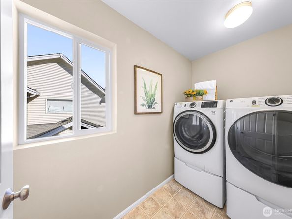 319 196th Place SW 102, Lynnwood WA 98036