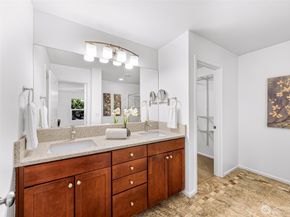 319 196th Place SW 102, Lynnwood WA 98036