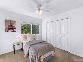 319 196th Place SW 102, Lynnwood WA 98036