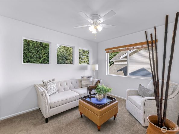 319 196th Place SW 102, Lynnwood WA 98036