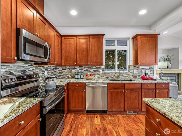 319 196th Place SW 102, Lynnwood WA 98036