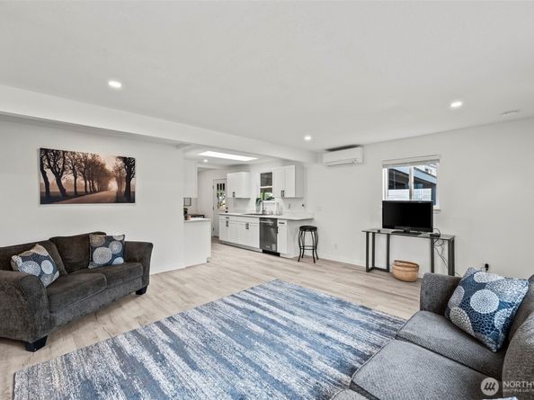2426 NE 30th Street, Bremerton WA 98310