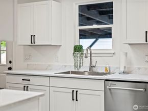 2426 NE 30th Street, Bremerton WA 98310