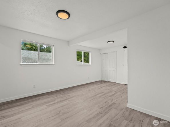 2426 NE 30th Street, Bremerton WA 98310