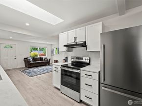 2426 NE 30th Street, Bremerton WA 98310