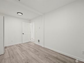 2426 NE 30th Street, Bremerton WA 98310