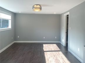 815 108th Ave SE, Bellevue WA 98004