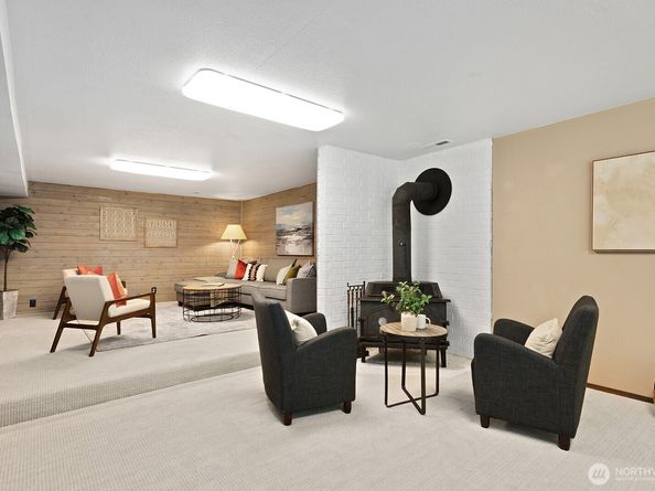 21806 NE 17th Court, Sammamish WA 98074