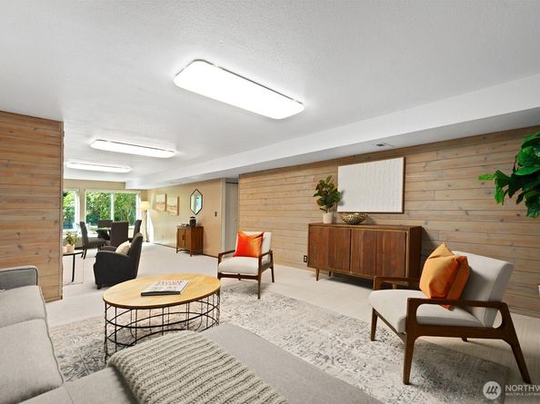 21806 NE 17th Court, Sammamish WA 98074