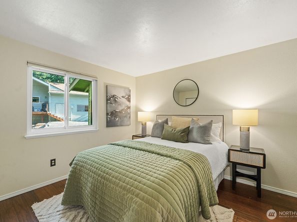 21806 NE 17th Court, Sammamish WA 98074