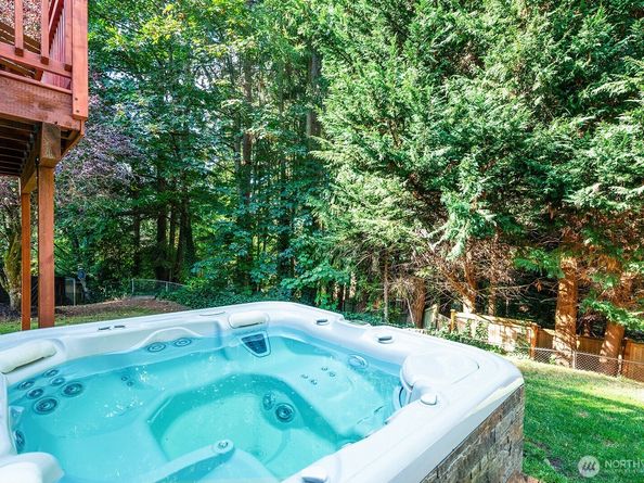 21806 NE 17th Court, Sammamish WA 98074