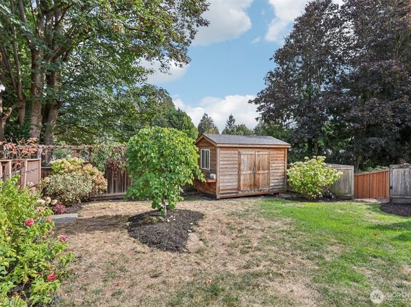 10129 NE 144th Court, Kirkland WA 98034