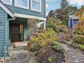 10129 NE 144th Court, Kirkland WA 98034