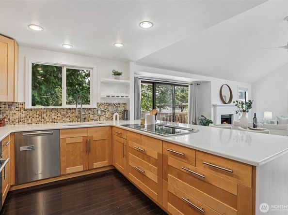 10129 NE 144th Court, Kirkland WA 98034