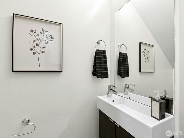 121 15th Avenue A, Seattle WA 98122