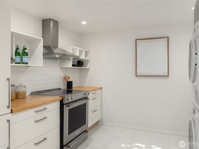 2439 36th Avenue W, Seattle WA 98199